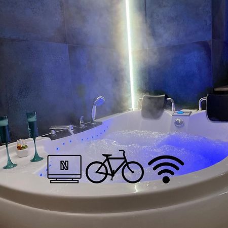 Jacuzzi & Bike Apartment, 克拉科夫 外观 照片