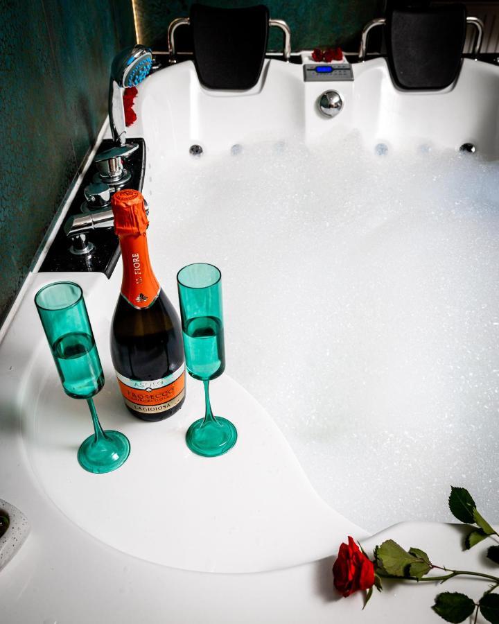 Jacuzzi & Bike Apartment, 克拉科夫 外观 照片