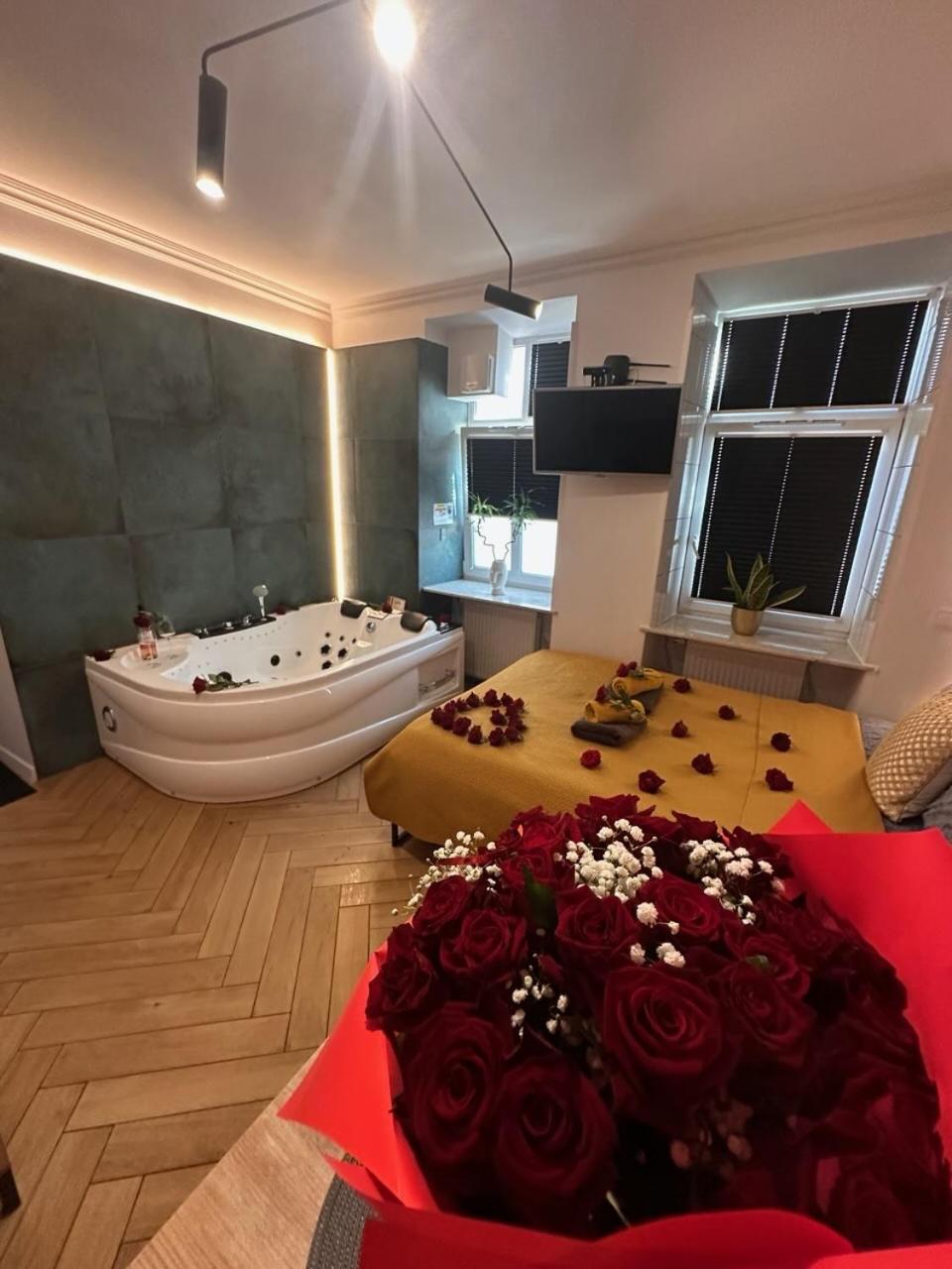 Jacuzzi & Bike Apartment, 克拉科夫 外观 照片